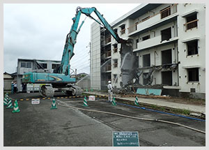 画像：合同宿舎若楠住宅解体工事(A工区)